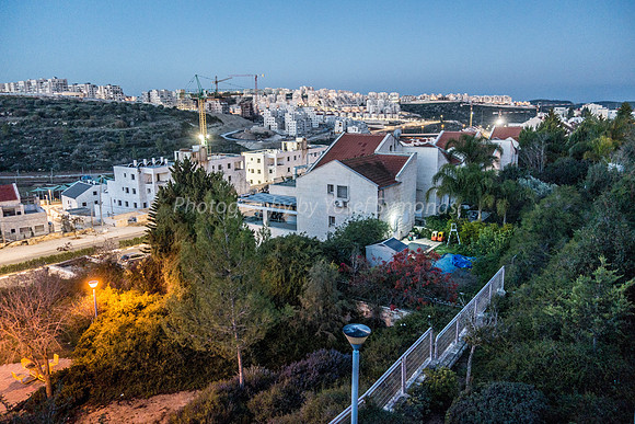 Neighborhoods in Ramat Beit Shemesh Waking Up 181225-1