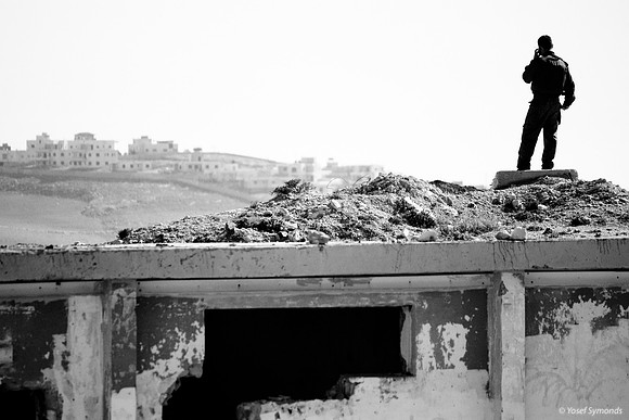 Soldiers Guarding Shdema 100129-25