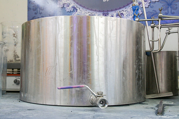Small Stainless Steel Dyeing Vat 2