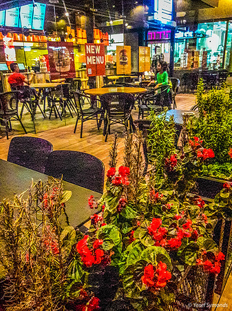Outside Walkway Shaar Hair Mall Beit Shemesh 5