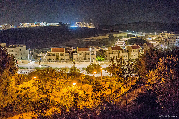 Mem 3 Neighborhood Beit Shemesh at Night 190404-1