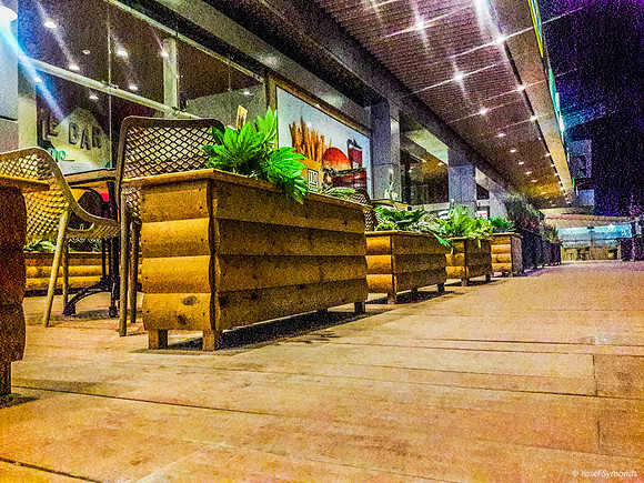 Outside Walkway Shaar Hair Mall Beit Shemesh 7