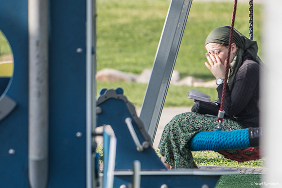 Women Praying in Park 250318-2