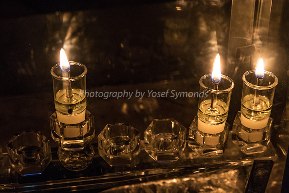 Candles and Crystal 181203-25