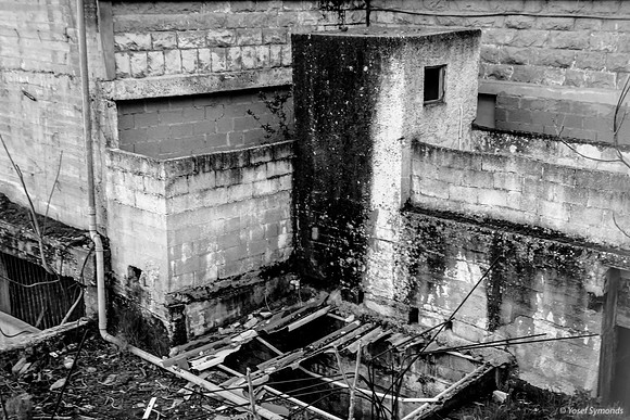 Deserted Buildings Jerusalem 200303-6