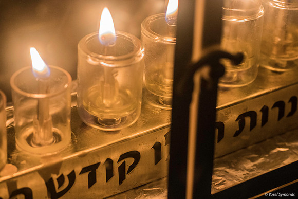 Holy Lights 191228-1