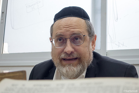 Rosh Kollel Invested in his Shiur 200302-4