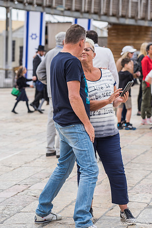 Engaged Couple 190509-2