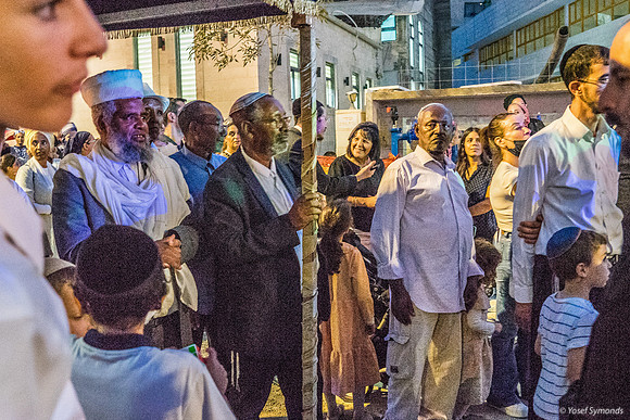 Mayor Aliza Bloch with Participants at Hachnasat Sefer Torah 220