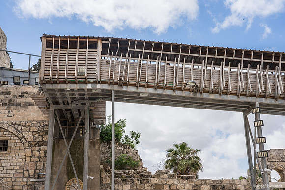 Mughrabi Bridge 190509-1