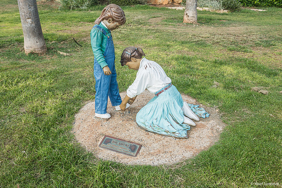 Big Sister Sculpture 190804-2