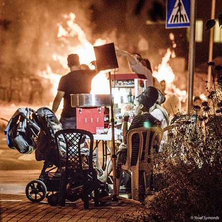 Selling Popcorn at Lag Baomer Fire is a Family Affair 190522-3