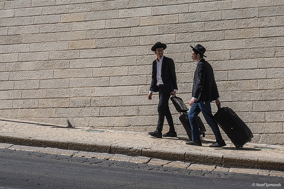 Sunday Morning Near Jerusalem Central Bus Station 220626-11