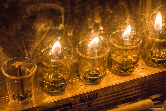 Smoking Candle 191228-1