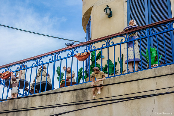 Figurine House 140107-2