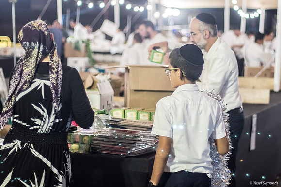 Checking Out the Wares 191012-1