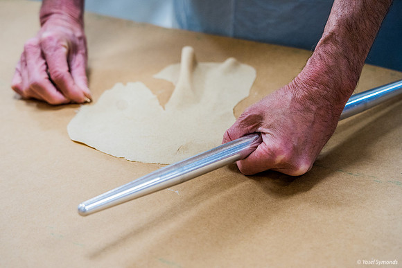 Rolling the Matza 190804-4