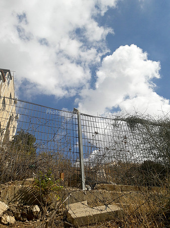 Tchernokovsky Fence and Barb Wire