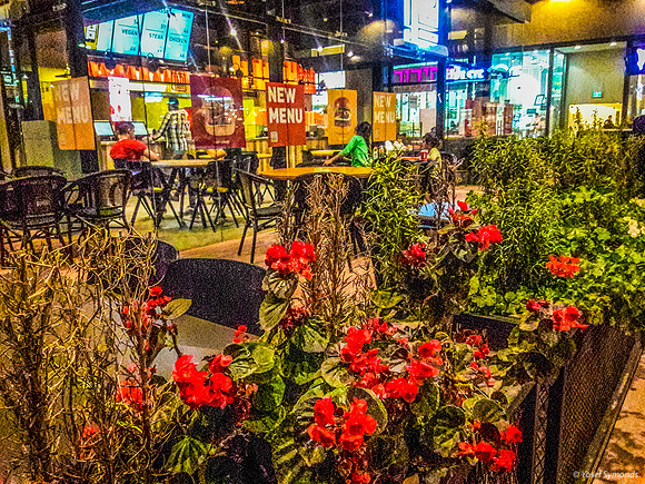 Outside Walkway Shaar Hair Mall Beit Shemesh 6