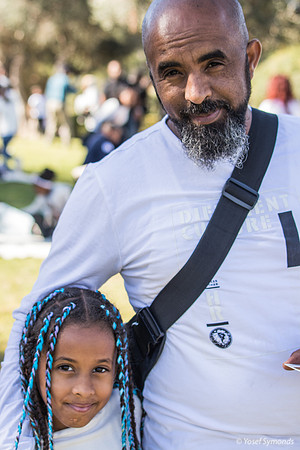 Father and Little Daughter 221123-1