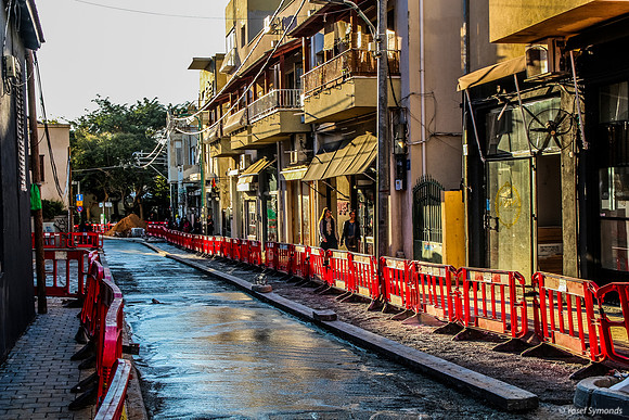 Strolling on Shabazi Street 140107-9023