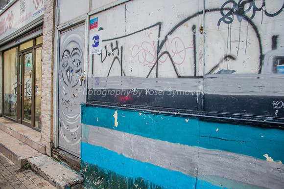 All Walls Are Fair Game for Graffiti in Tel Aviv 181220-2