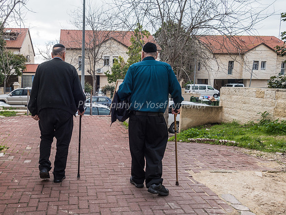 Octagenerians Moshe and Aaron on Way to Demand Freedom from Pharoah 181230-1
