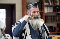 Blowing Sofar in Elul-4933