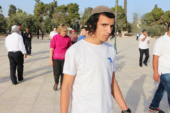 Backward Walkier Not Watched by Wakf