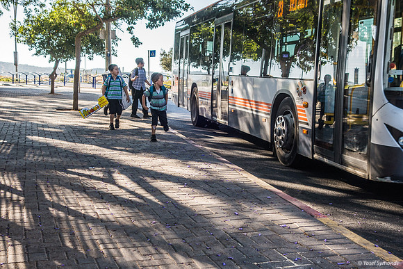 Bus Stop 220614-1