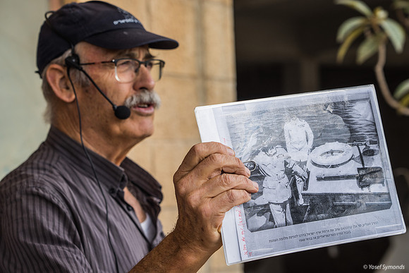 Guide Showing Photo of British Departure 221107-1221107-7