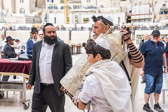Barmitzvah Boy Returning Torah Scroll 190509-6