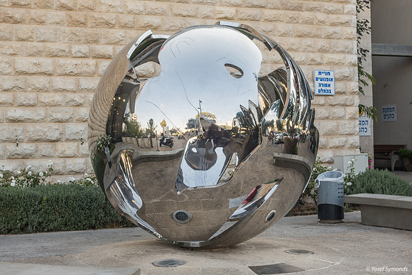 Mirror Ball Alone 190819-1