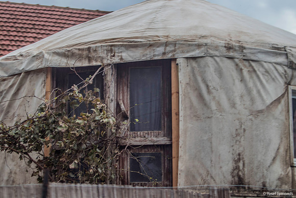 Circular Structure Covered with Canvas 191015-1