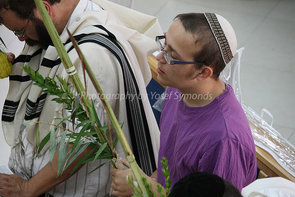 121002-OhrShalom8am_Sukkot_8064