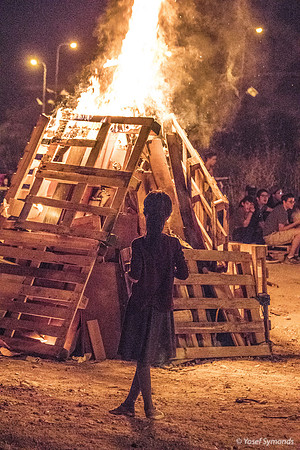 Watching the Fire 190522-18