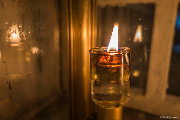 Shamash Lights Up Case 191228-1