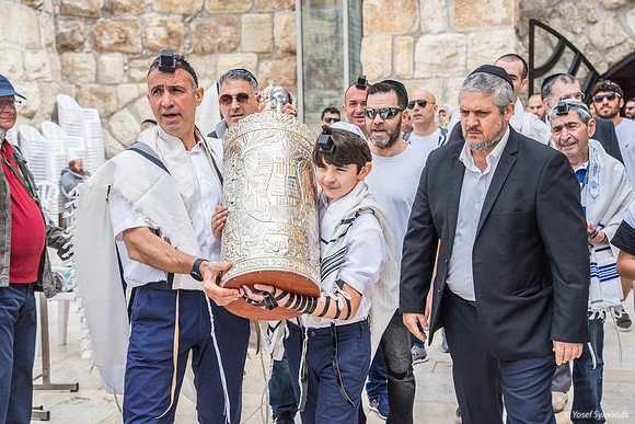 Barmitzvah Boy Returning Torah Scroll 190509-4