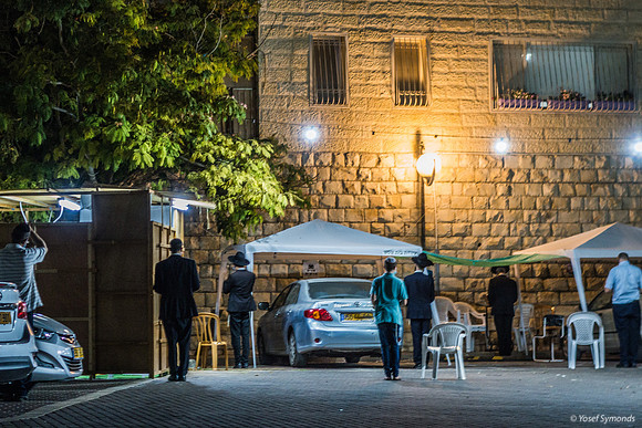 Car Park Minyan at Night 201001-5