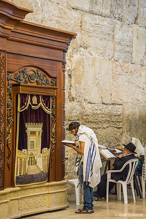 Quiet Prayer in Tunnel Area of Western Wall 190509-6